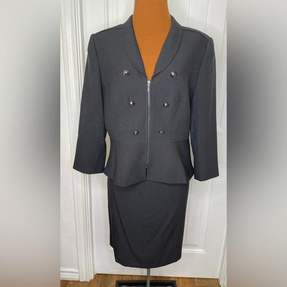 Tahari ASL Dresses & Skirts - Tahari ASL Skirt Suit Zipper Front Black Pinstripe Blazer and Skirt Size 10